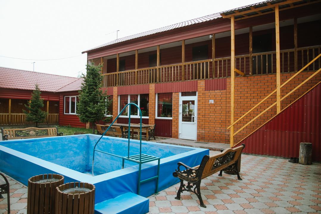Отель "ВАН" с бассейном в Чемале на Алтае