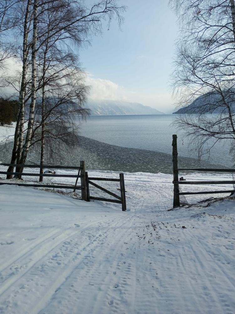 "Дом в Яйлю" зимний отдых на Телецком озере