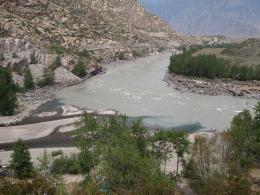 Впадение реки Большой Яломан в Катунь