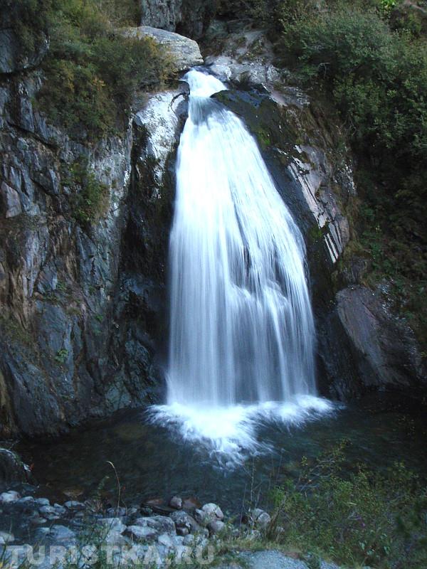 Водопад Корбу в малую воду