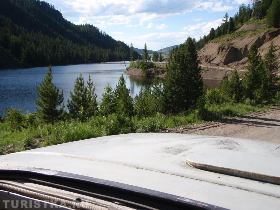 Мертвое озеро по дороге на Улаганский перевал.