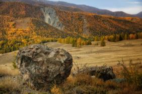 Фотоконкурс Золотая осень на Алтае 2020. Каменное сердце Алтая в окрестностях Акташа. Дата:09.2020