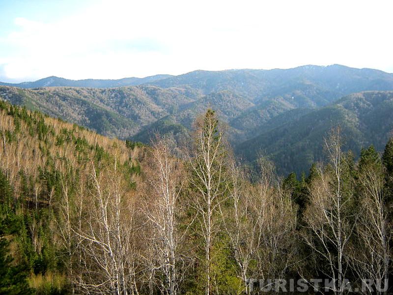 Вид с вершины безымянной горы на Чергинский хребет