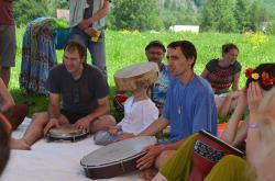 Горный Алтай : Фестиваль ВОТЭТНО-2014 : Барабанная площадка с Виктором Гарагулей