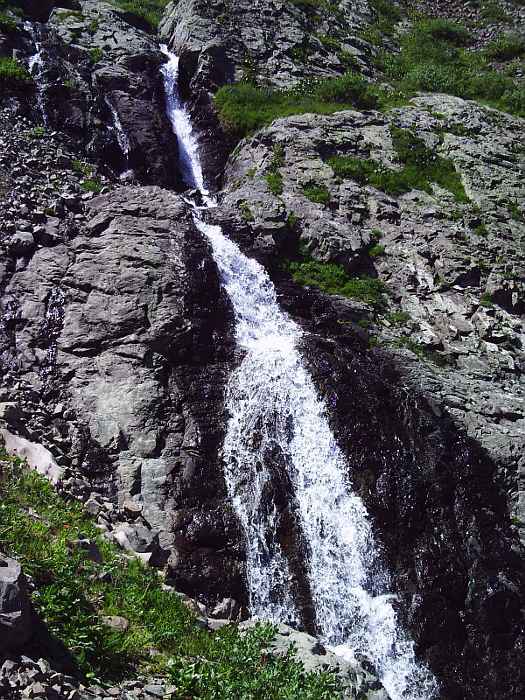 Водопад между Вторым и Третьим озерами
