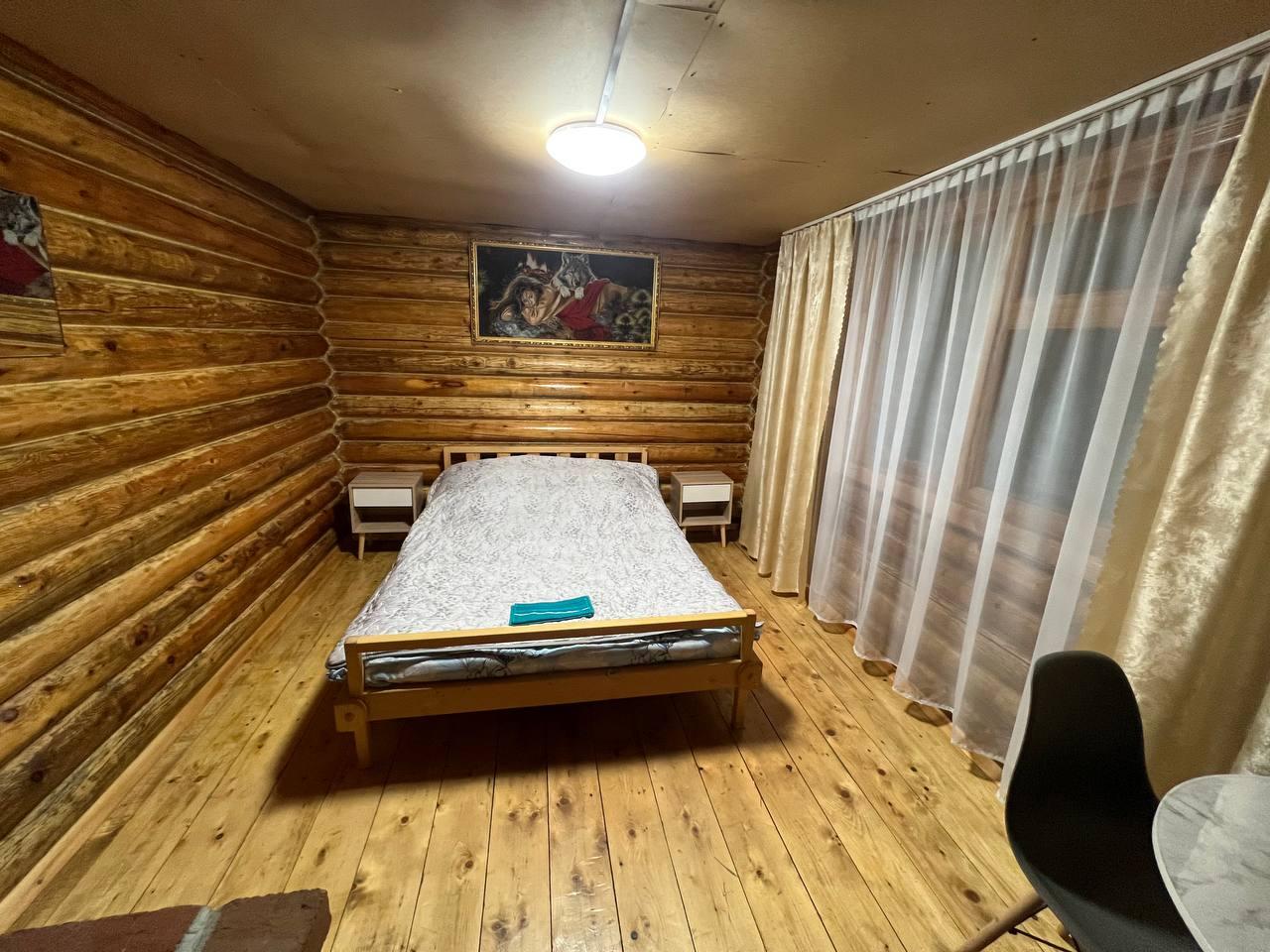 Трехкомнатный дом с печкой (4+4+2 мест)