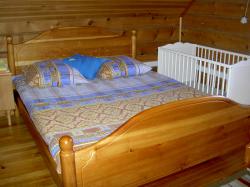 Номер с детской кроваткой (2 этаж)