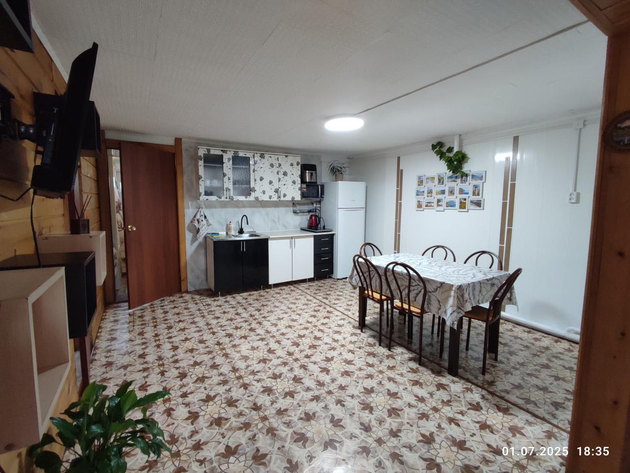 Кедровый дом гостиная с кухней