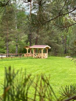 Беседка у реки