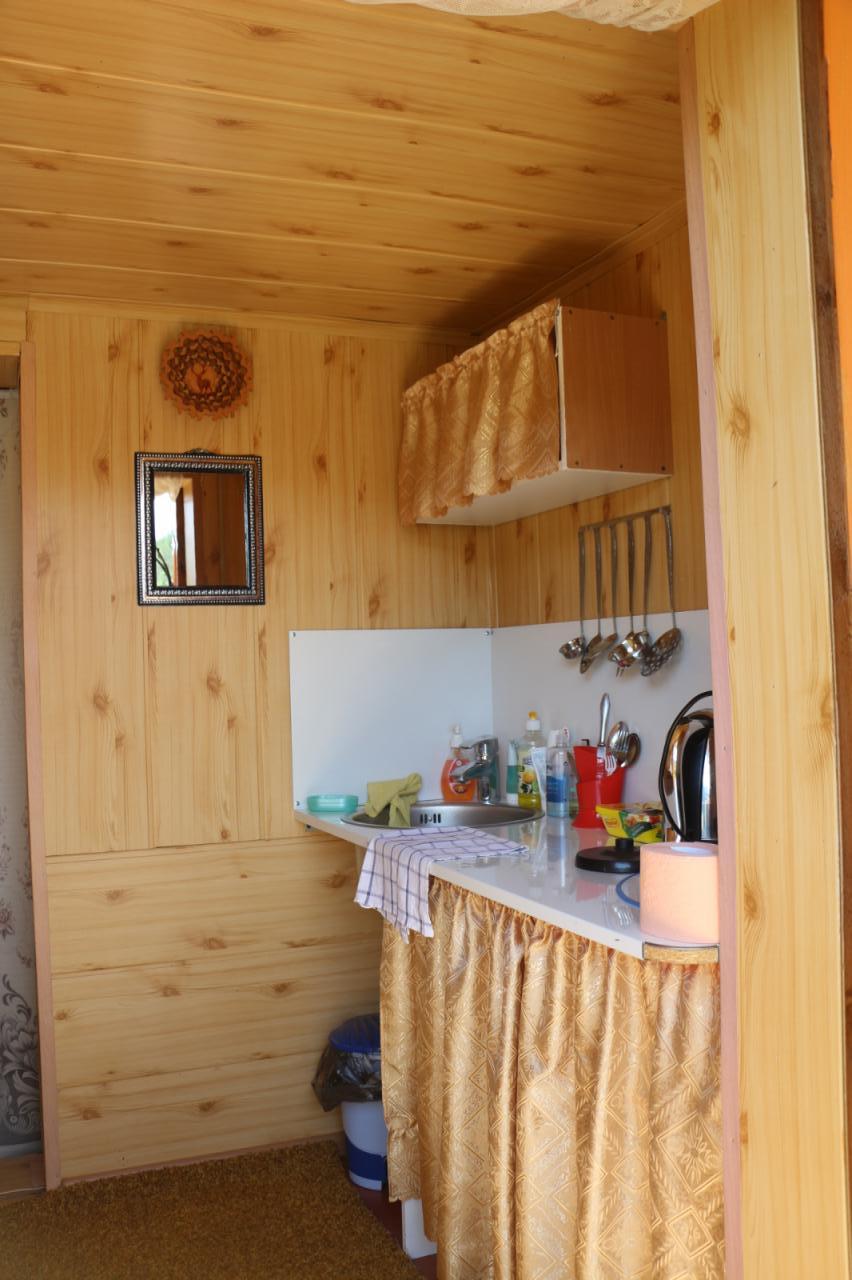 Кухня в доме "Александрия" в Чемале