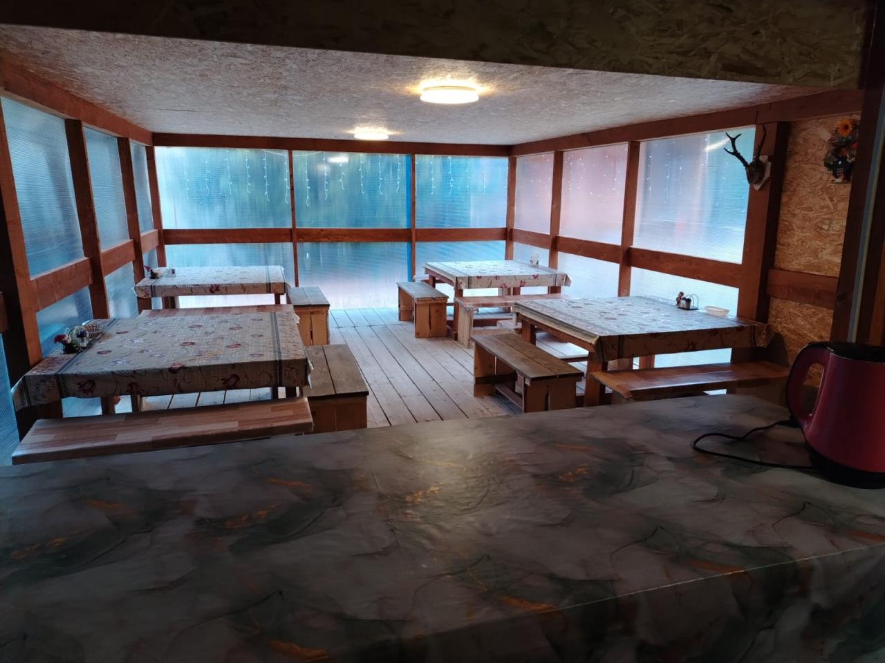 Летняя кухня-столовая