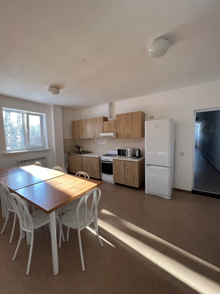 Общая кухня на 4 номера на берегу Катуни