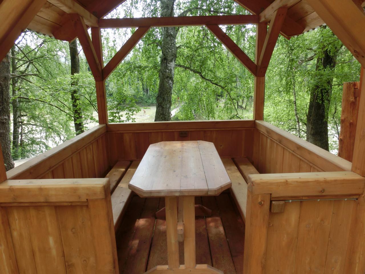 Беседка у реки Катунь для Номера на берегу