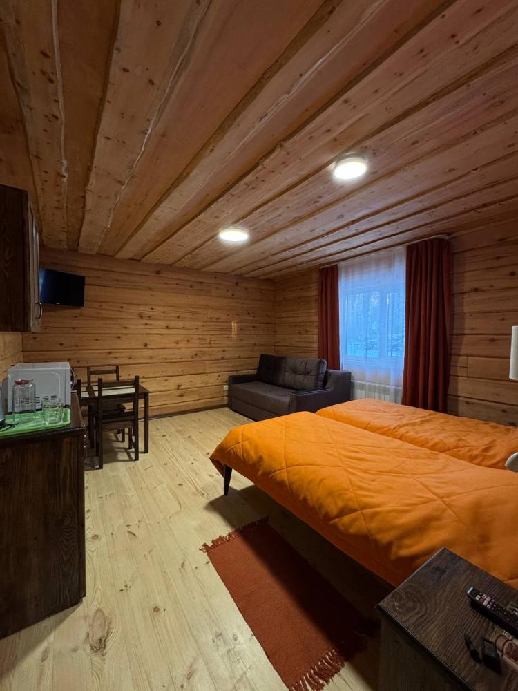 Номер в Кедровом коттедже на берегу реки Катунь