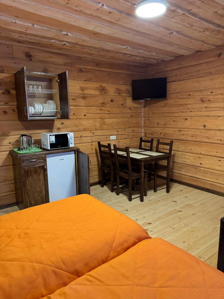 Номер в Кедровом коттедже на берегу реки Катунь