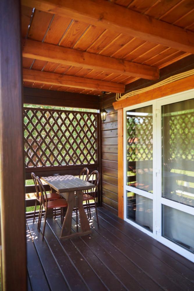 Коттедж двухэтажный 4-местный с кухней и террасой