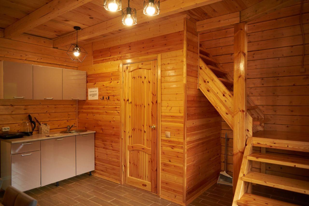 Коттедж двухэтажный 4-местный с кухней и террасой