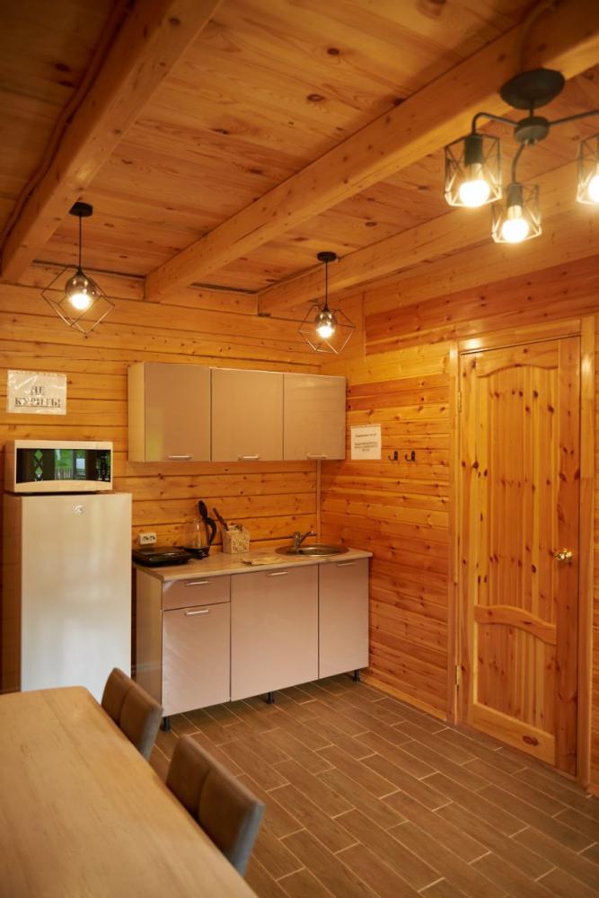 Коттедж двухэтажный 4-местный с кухней и террасой