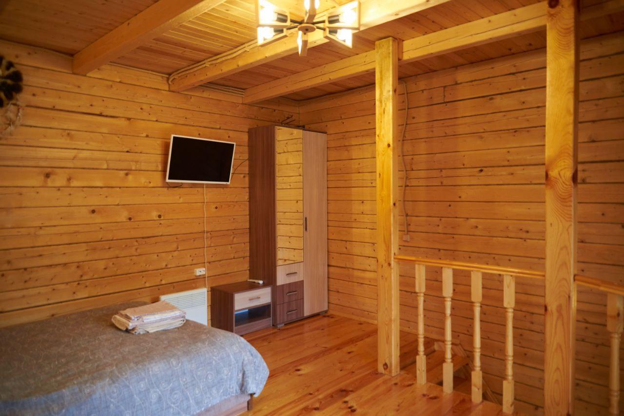 Коттедж двухэтажный 4-местный с кухней и террасой