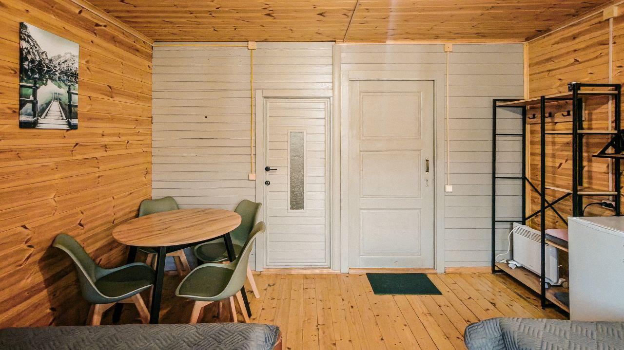 Дом 20 м2 с двумя двуспальными кроватями