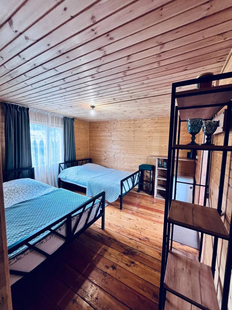 Дом 20 м2 с двумя двуспальными кроватями