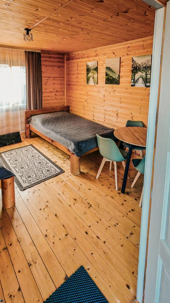 Домик 4-местный блаоустроенный