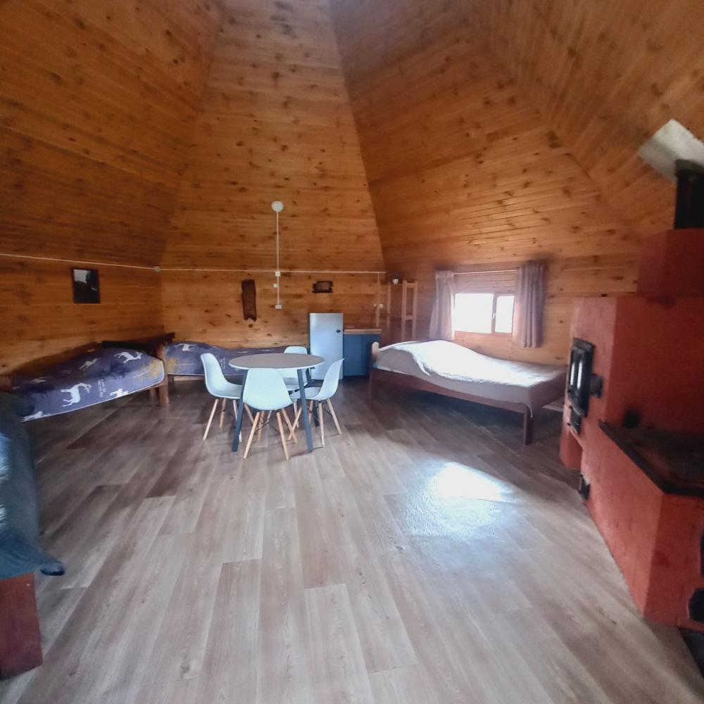 Аил 4-местный с удобствами и камином