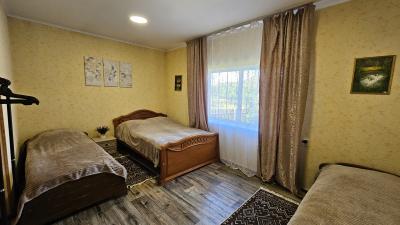 Номер в большом доме на первом этаже