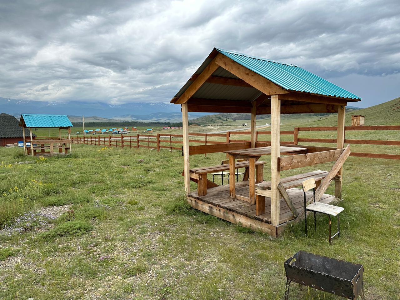 База отдыха "Энчи" беседка село Курай Алтай