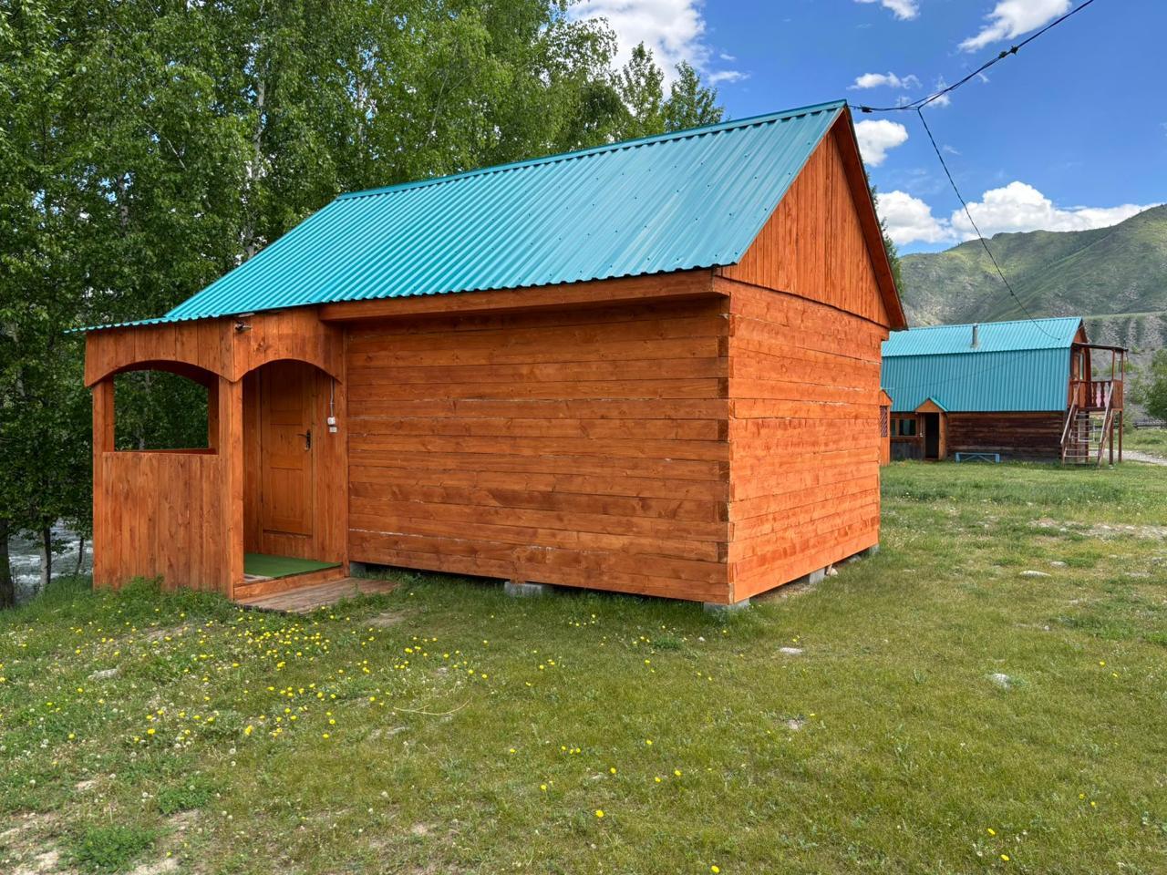 Дом у реки 3-хместный полублагоустроенный