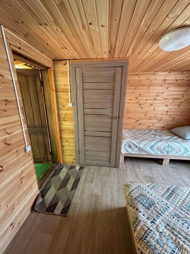 Дом у реки 3-хместный полублагоустроенный