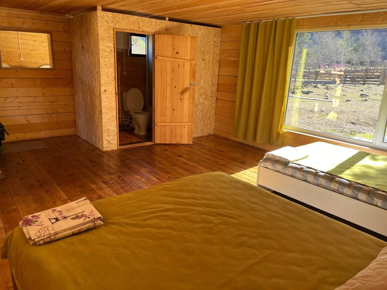 Домик 2х-3х местный благоустроенный с террасой