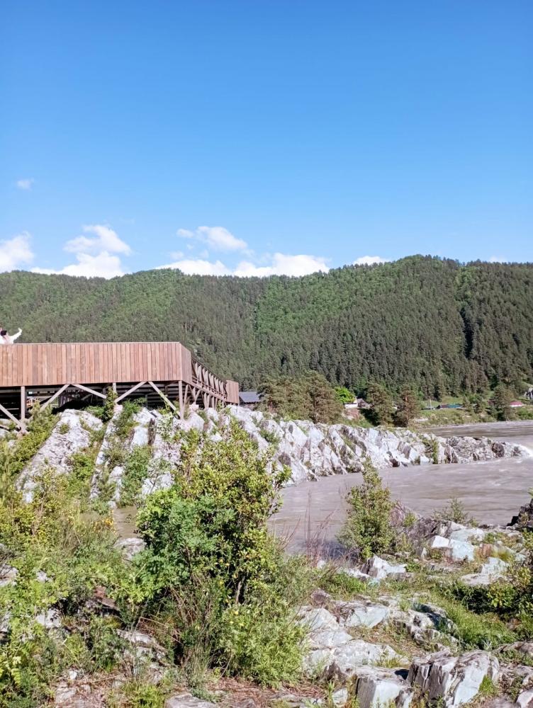 Смотровая площадка в Элекмонаре на берегу Катуни