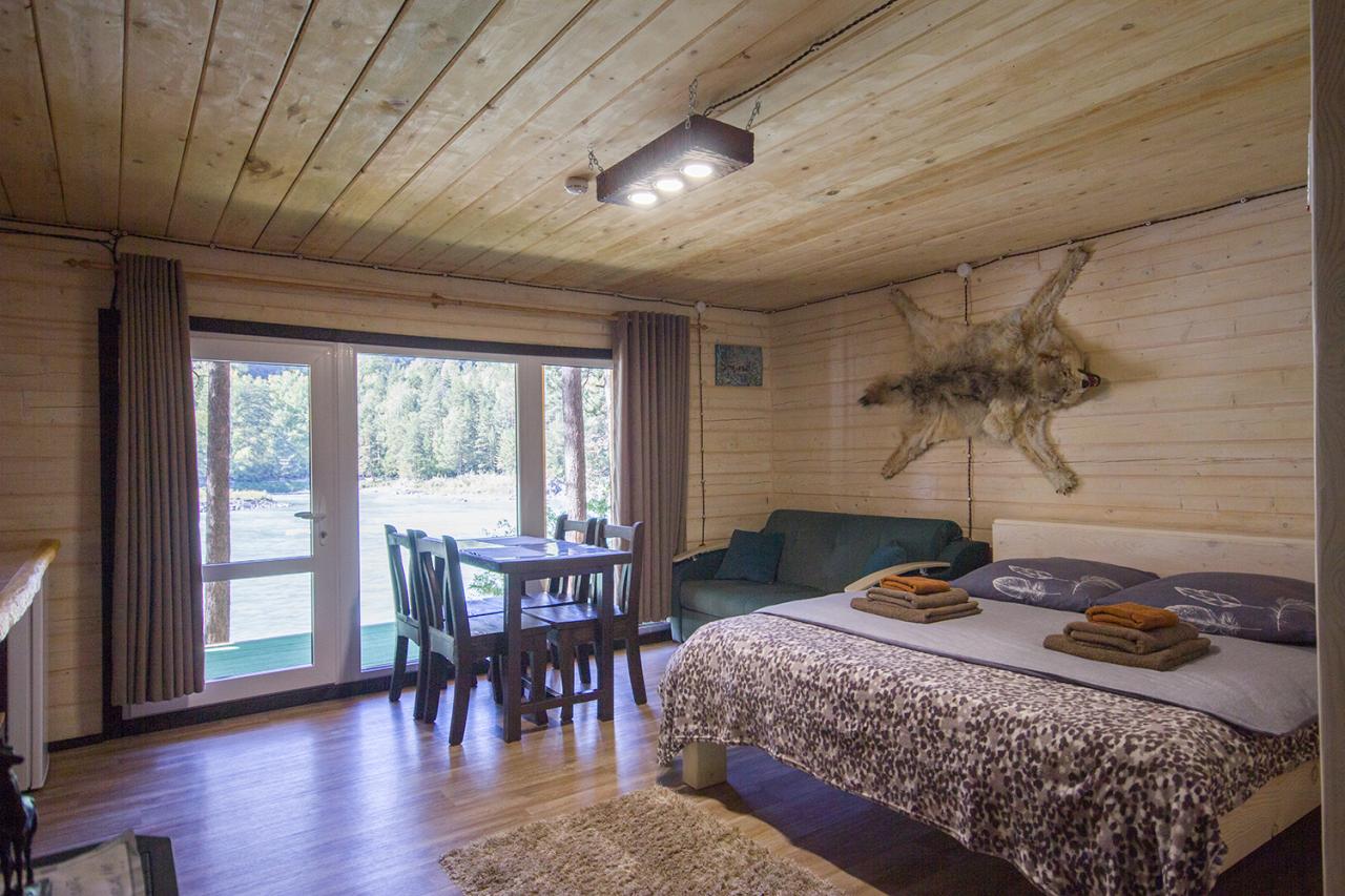 Дом на Катуни Логово Волка