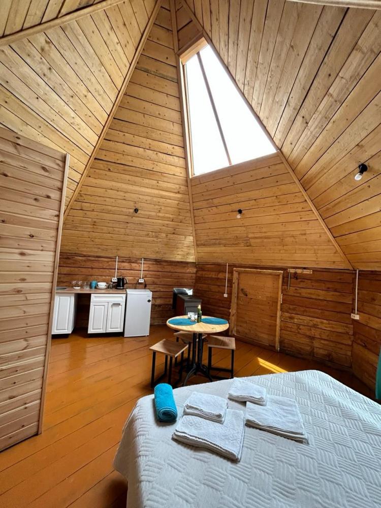 Алтайский аил 2 осн + 2 доп. с камином, кухней, санузлом с душем