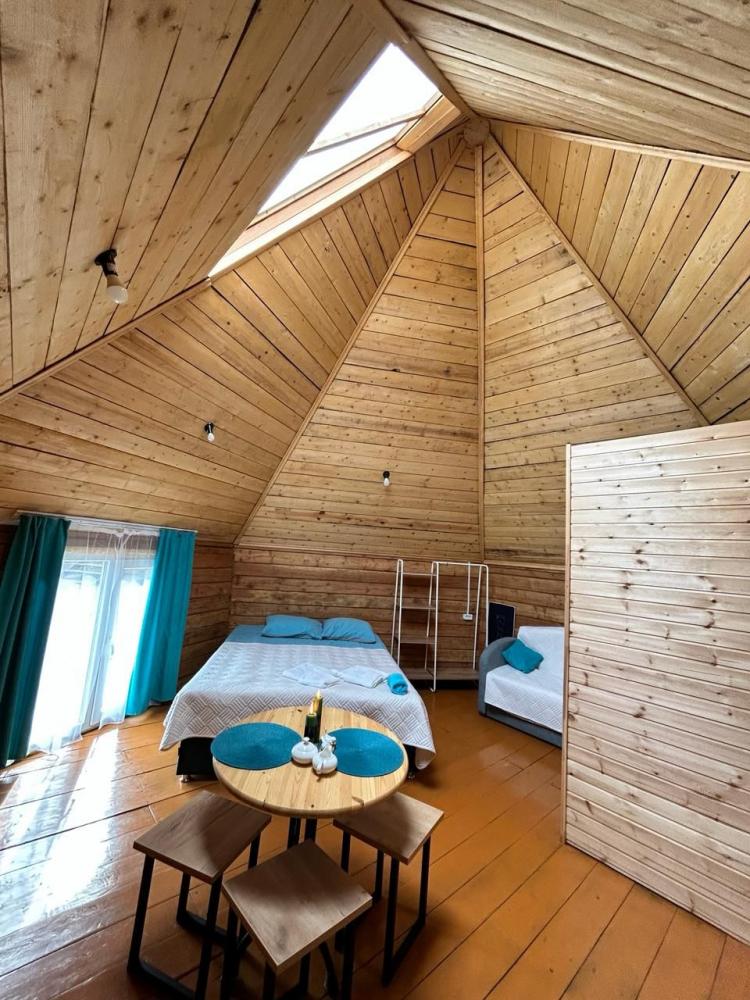 Алтайский аил 2 осн + 2 доп. с камином, кухней, санузлом с душем