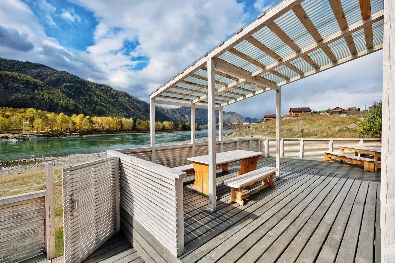 Аренда гостевого дома на Алтае у реки Катунь "Серебряные родники"