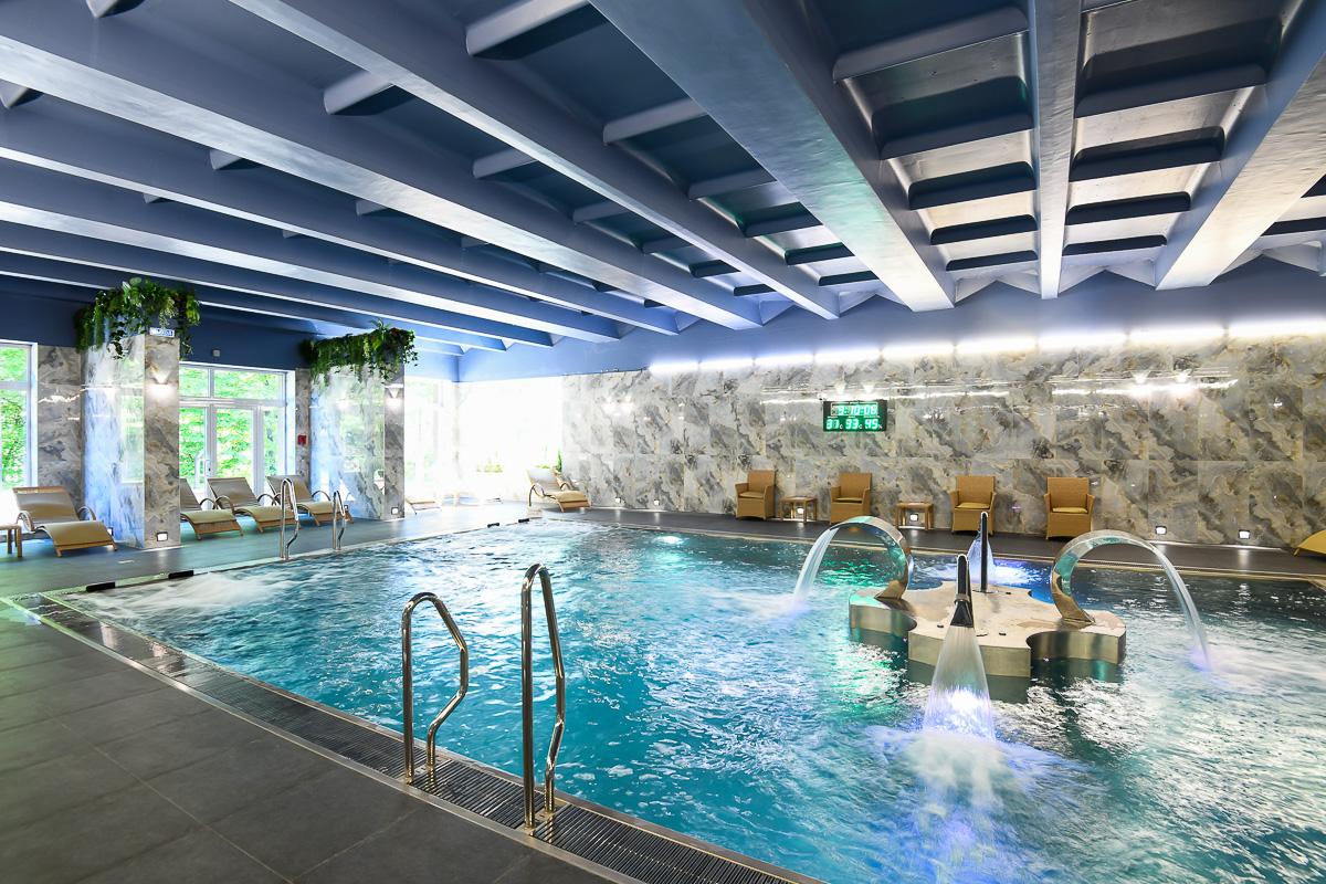 СПА центр с бассейном в Белокурихе в отеле "Россия"