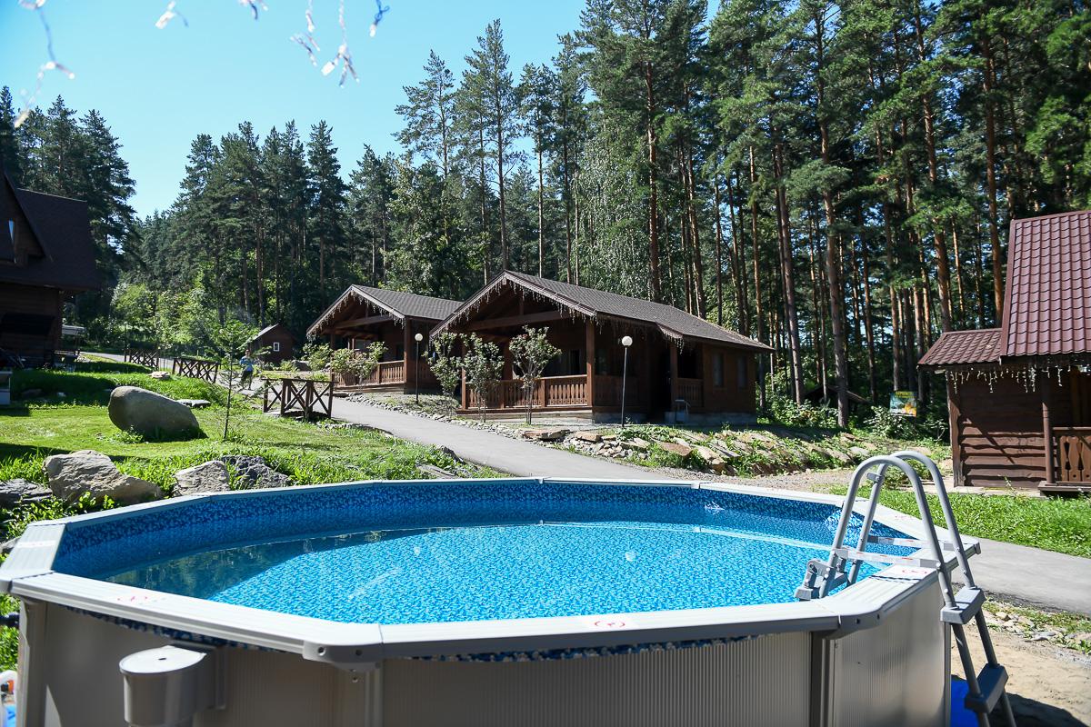 Летний отдых в Белокурихе у бассейна