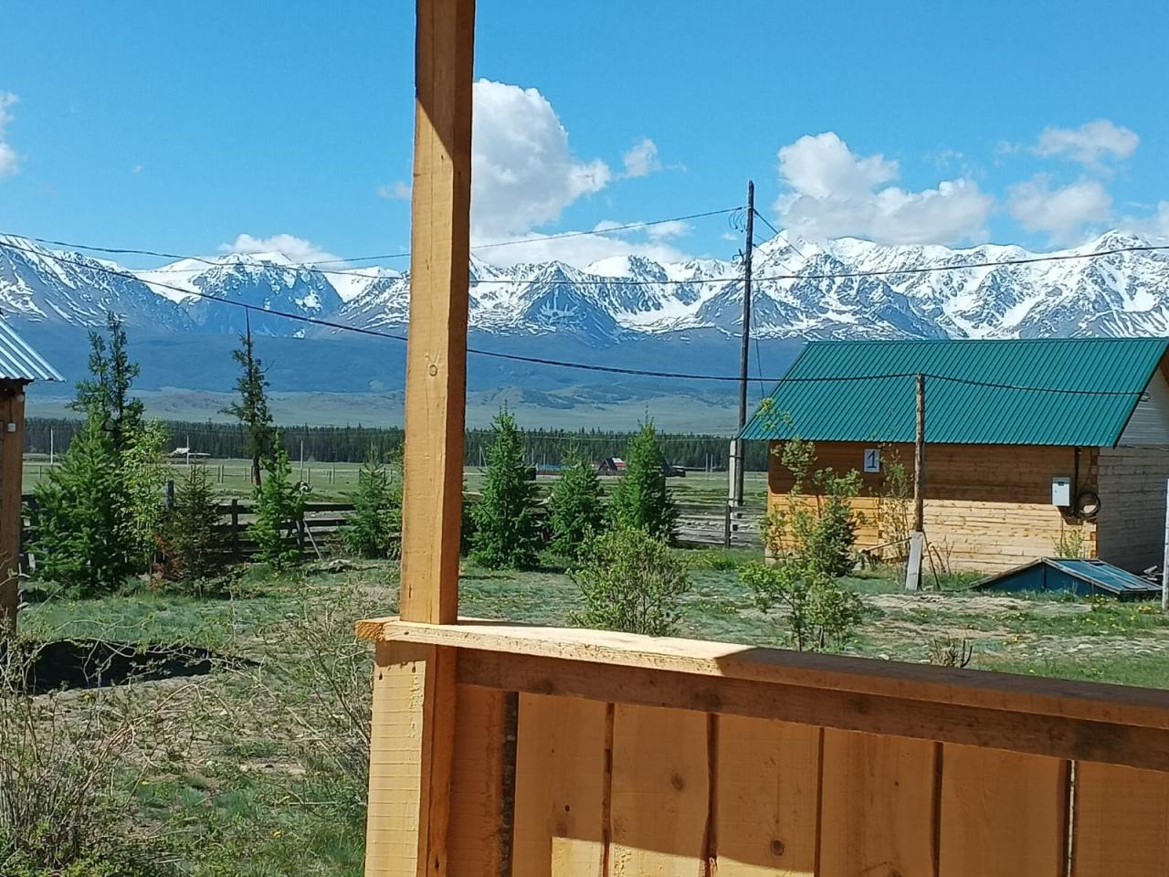 Вид от 3-х местного домика