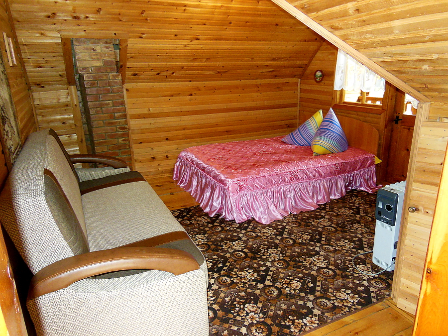 Комната в летнем коттедже