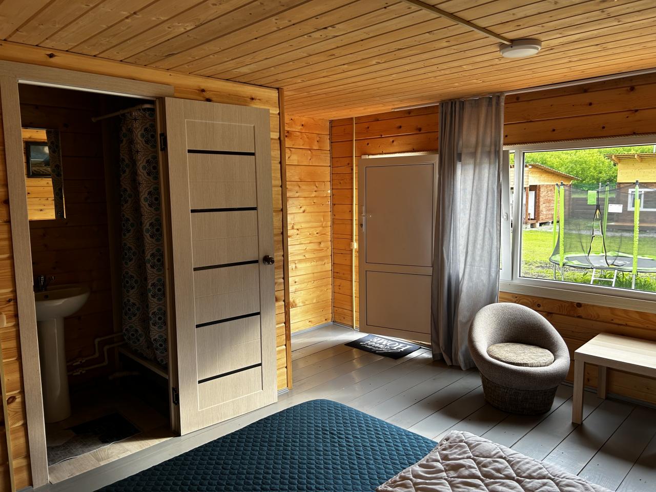 Дом для двоих с кухней.