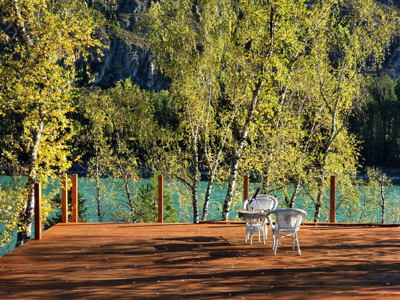Парящая беседка у реки Катунь