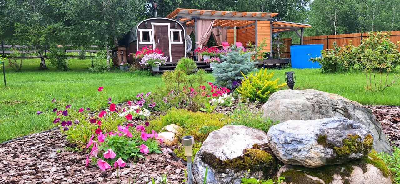 База отдыха  "Altai ForRest" у реки Катунь