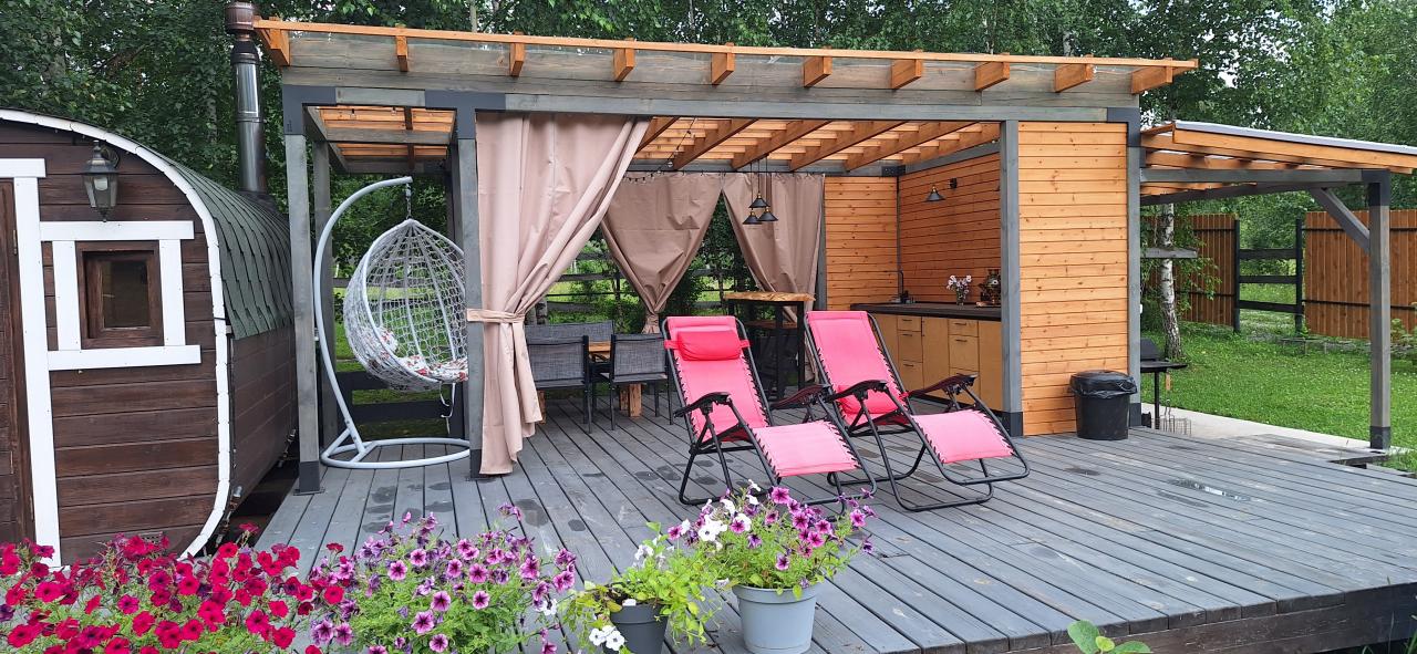 База отдыха  "Altai ForRest" у реки Катунь