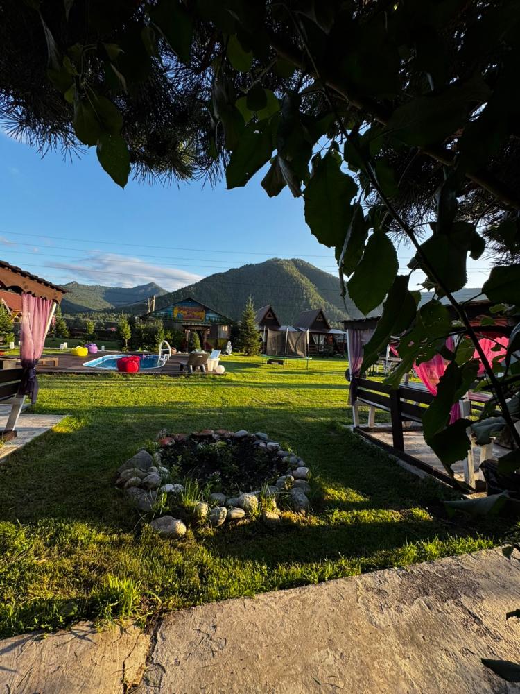 Турбаза "У Мишани"  в Чепош в Республике Алтай