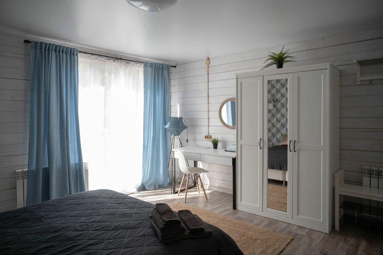 Полулюкс двуспальная кровать