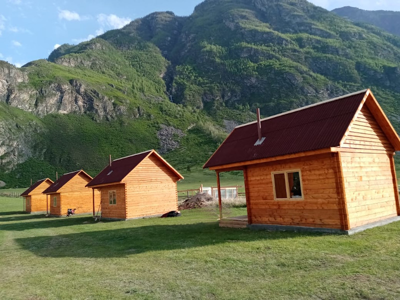 Отдых на Алтае у реки Чулышман