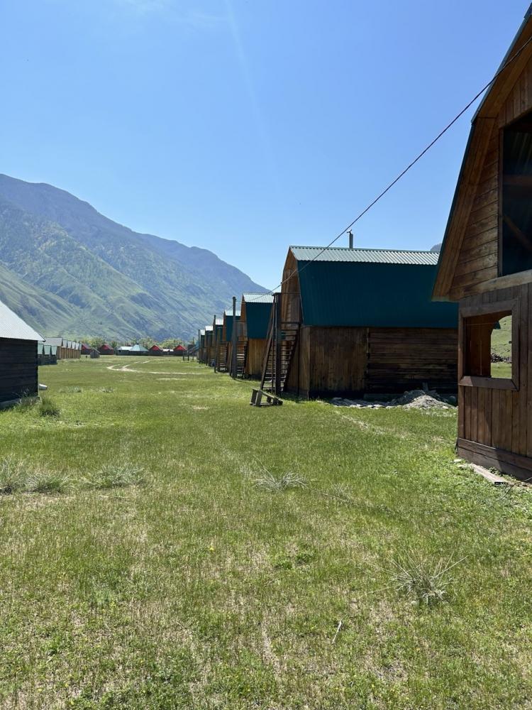 База отдыха "Учар" на Алтае на берегу реки Чулышман