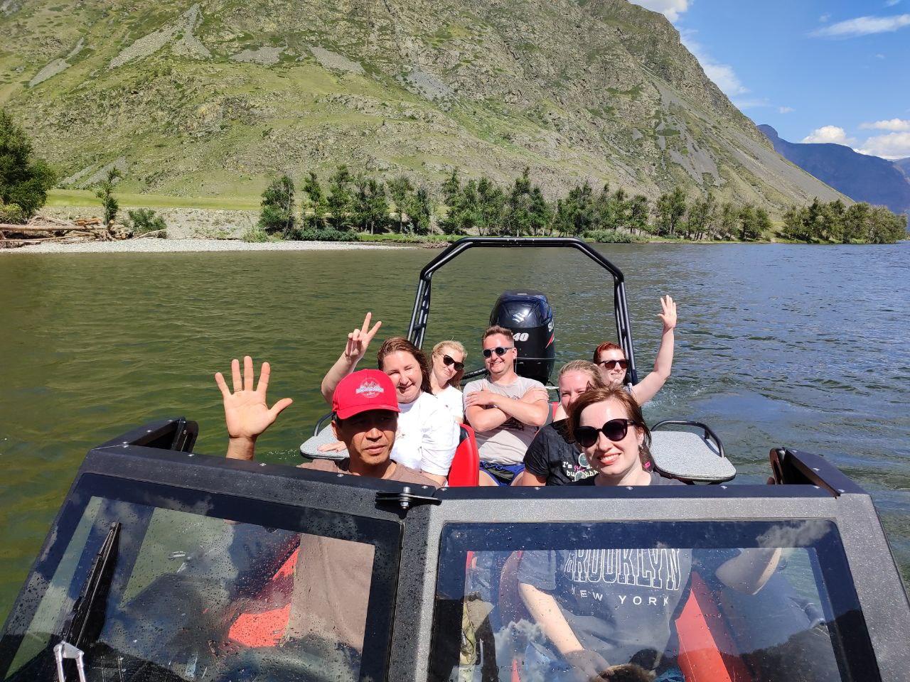 Сплав по реке Чулышман на лодке